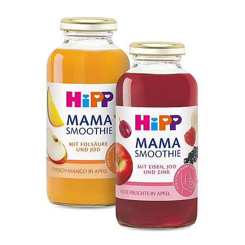 Drei Produkte der Marke 'Hipp' für die Babypflege. Es gibt einen "Straffender Balsam Sensitiv", ein "Massageol Sensitiv" und einen "Still Smoothie mit Eisen, Jod und Zink".